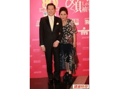 5百亿身家向华强获太太送XXX：肉体出轨不算事，